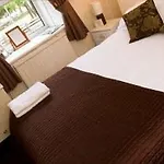 The Buck Inn, 3*