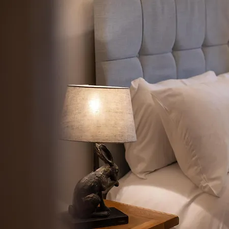 The Buck Inn, 여관