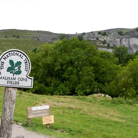The Buck Inn, Malham 3*