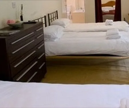 여관 The Buck Inn, 맬햄