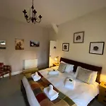The Buck Inn, 3*